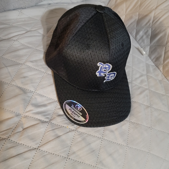Black Flexfit Cap - Picture 1 of 6